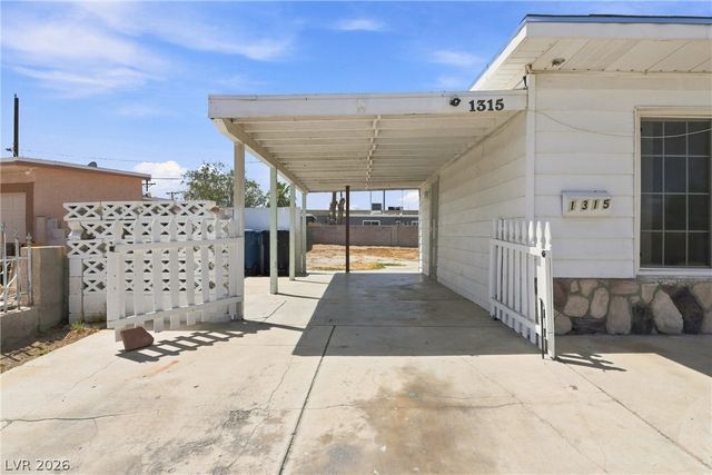 1315 Oakwood Avenue, North Las Vegas, NV 89030