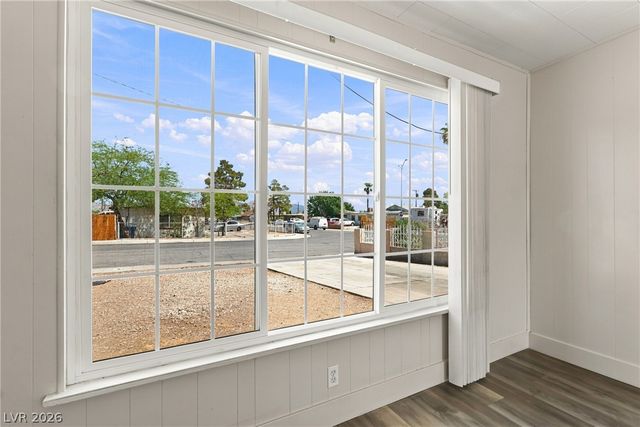 1315 Oakwood Avenue, North Las Vegas, NV 89030