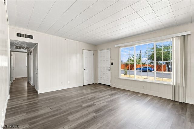 1315 Oakwood Avenue, North Las Vegas, NV 89030