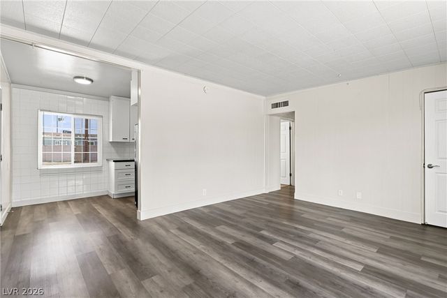 1315 Oakwood Avenue, North Las Vegas, NV 89030