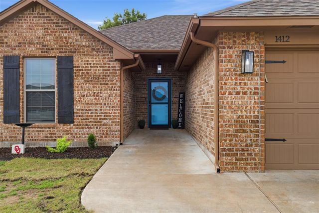1412 SE 6th Street, Moore, OK 73160