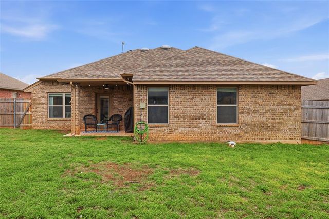 1412 SE 6th Street, Moore, OK 73160