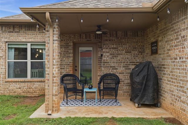 1412 SE 6th Street, Moore, OK 73160