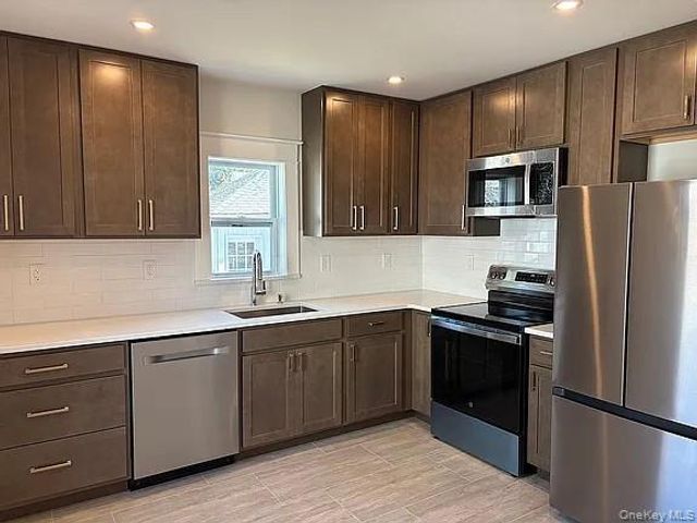 34 Kelsey Road, Poughkeepsie, NY 12601