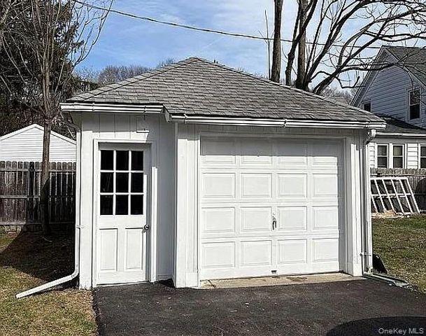 34 Kelsey Road, Poughkeepsie, NY 12601