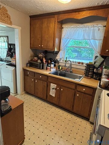 3235 Layfield Dr, Providence Forge, VA 23140