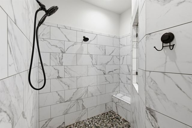 208 Shady Oaks Drive, Runaway Bay, TX 76426