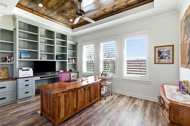 208 Shady Oaks Drive, Runaway Bay, TX 76426