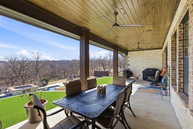 208 Shady Oaks Drive, Runaway Bay, TX 76426