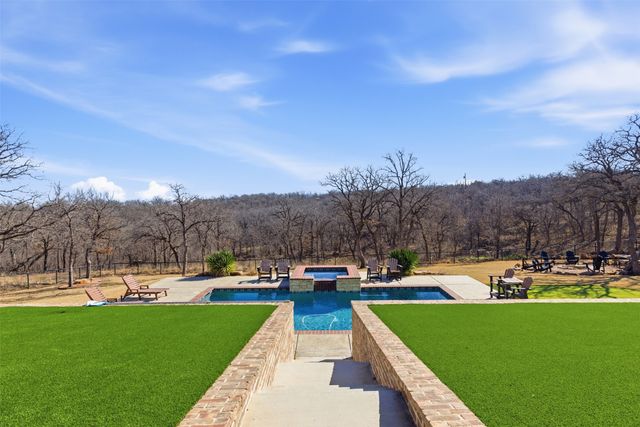 208 Shady Oaks Drive, Runaway Bay, TX 76426