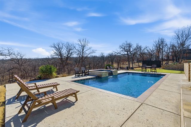 208 Shady Oaks Drive, Runaway Bay, TX 76426