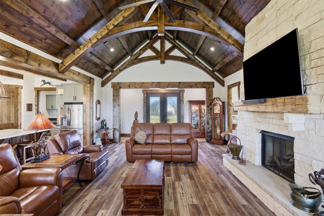 208 Shady Oaks Drive, Runaway Bay, TX 76426