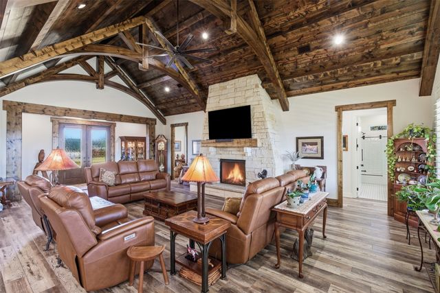 208 Shady Oaks Drive, Runaway Bay, TX 76426