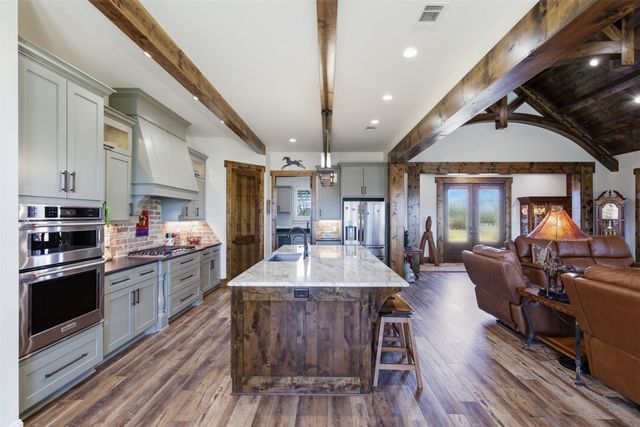 208 Shady Oaks Drive, Runaway Bay, TX 76426