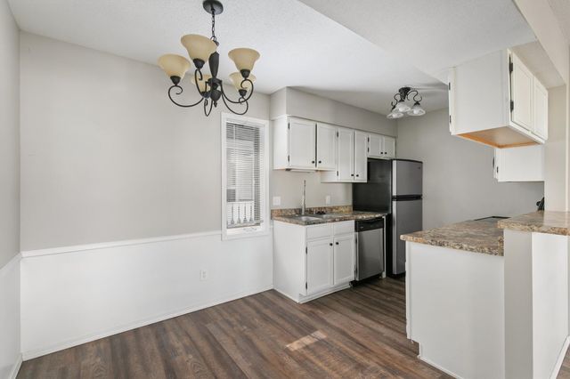 5220 Boulder Drive 8, West Des Moines, IA 50265