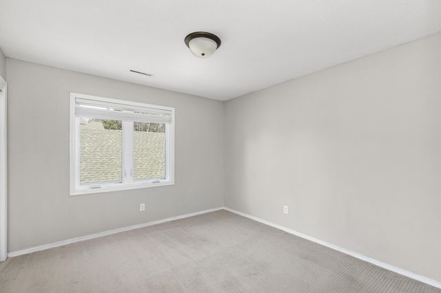 5220 Boulder Drive 8, West Des Moines, IA 50265