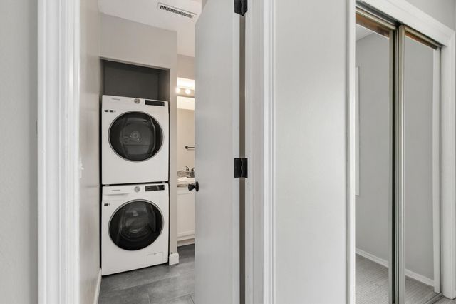 5220 Boulder Drive 8, West Des Moines, IA 50265