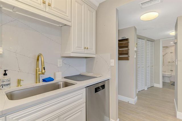 5855 MIDNIGHT PASS ROAD 333, Sarasota, FL 34242