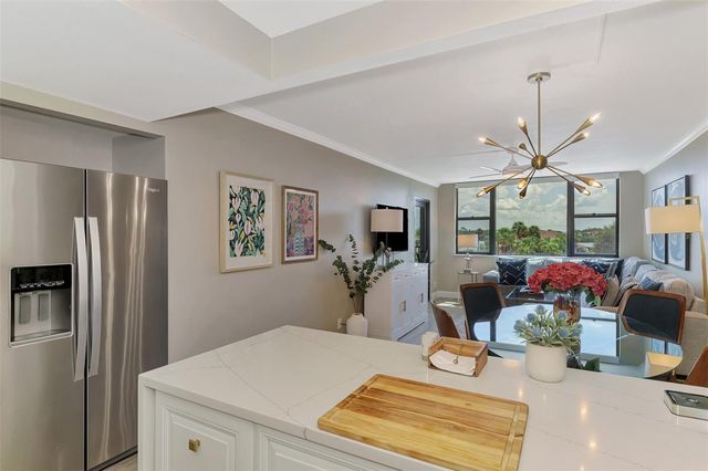 5855 MIDNIGHT PASS ROAD 333, Sarasota, FL 34242