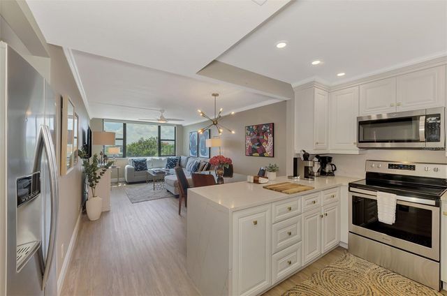 5855 MIDNIGHT PASS ROAD 333, Sarasota, FL 34242