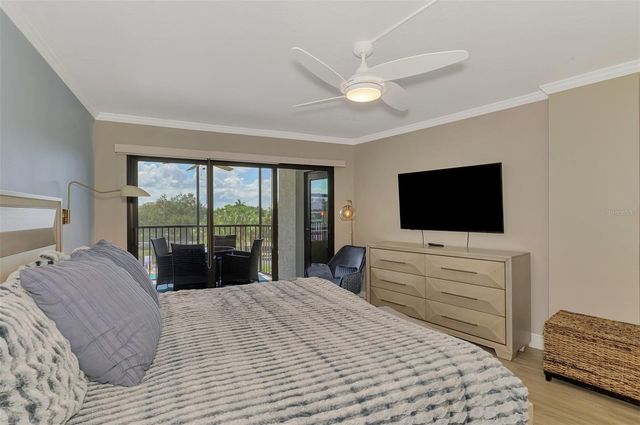 5855 MIDNIGHT PASS ROAD 333, Sarasota, FL 34242