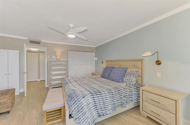 5855 MIDNIGHT PASS ROAD 333, Sarasota, FL 34242