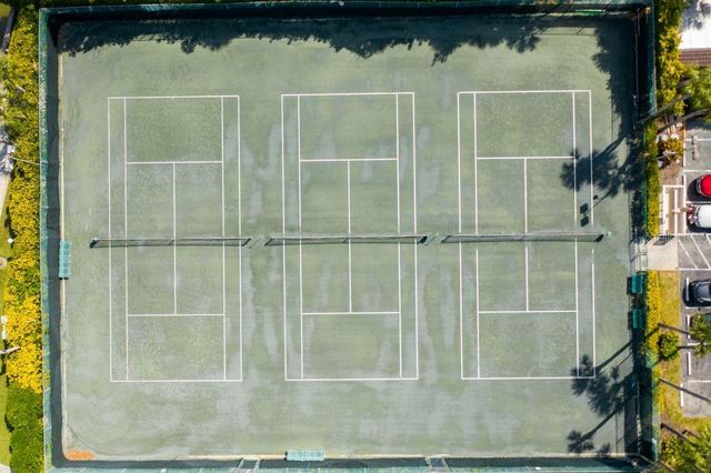 5855 MIDNIGHT PASS ROAD 333, Sarasota, FL 34242