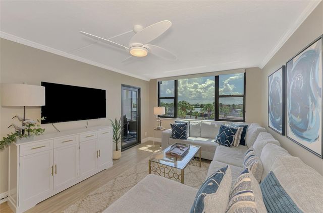 5855 MIDNIGHT PASS ROAD 333, Sarasota, FL 34242