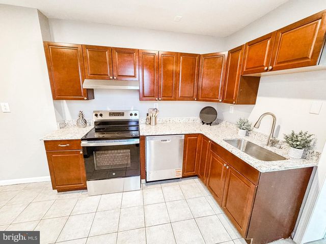 1317 LINDEN ST, Wilmington, DE 19805
