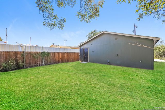 3355 Martin Luther King, San Antonio, TX 78220