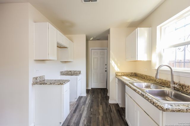 3355 Martin Luther King, San Antonio, TX 78220