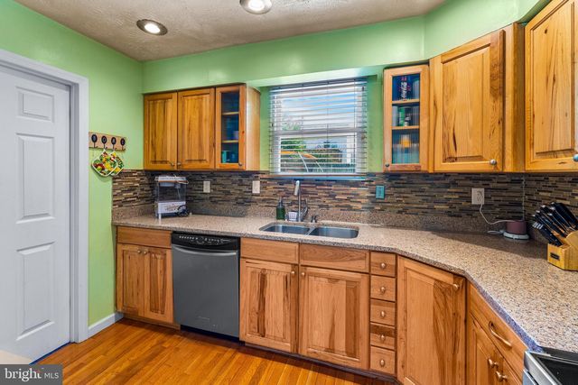 2256 WESTWOOD DR, Waldorf, MD 20601