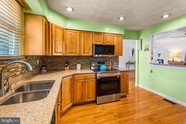 2256 WESTWOOD DR, Waldorf, MD 20601