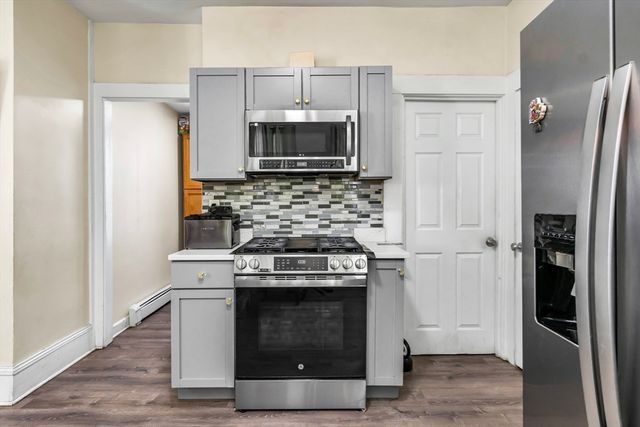 11 10th Ave, Haverhill, MA 01830