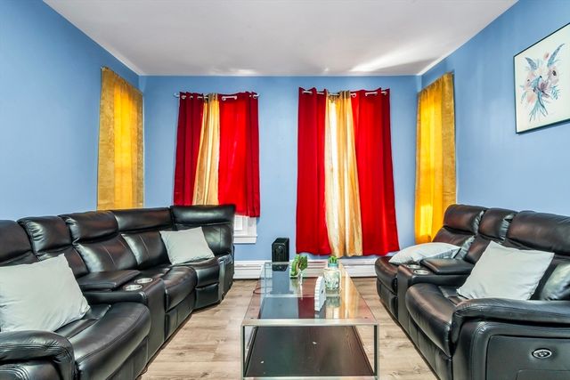 11 10th Ave, Haverhill, MA 01830