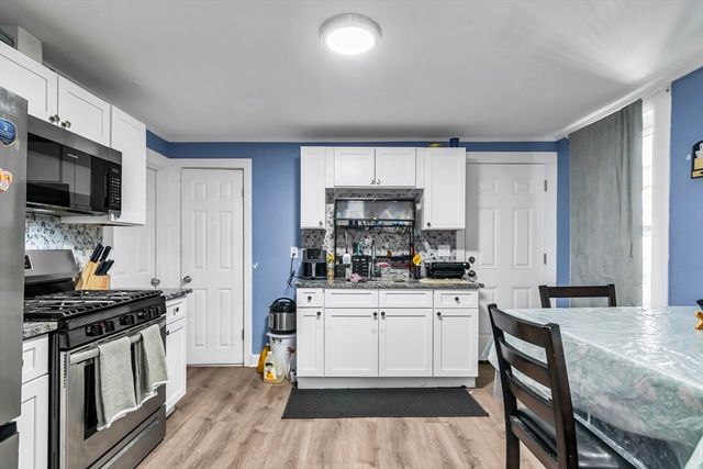 11 10th Ave, Haverhill, MA 01830