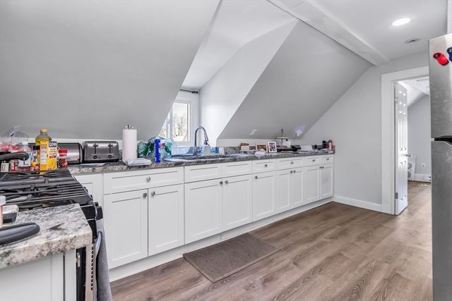 11 10th Ave, Haverhill, MA 01830