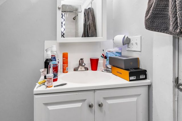 11 10th Ave, Haverhill, MA 01830