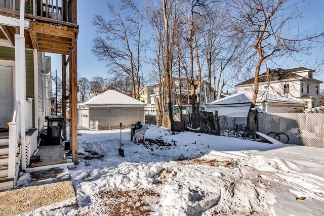 11 10th Ave, Haverhill, MA 01830