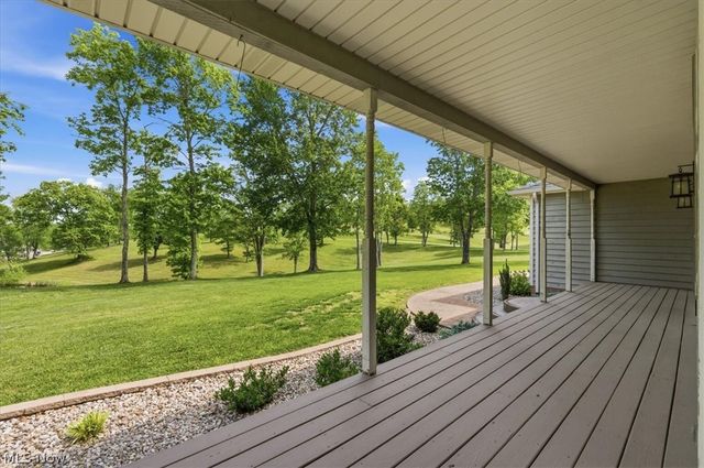 911 Moody Ridge Road, Belpre, OH 45714