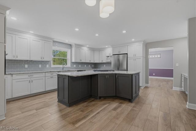 911 Moody Ridge Road, Belpre, OH 45714