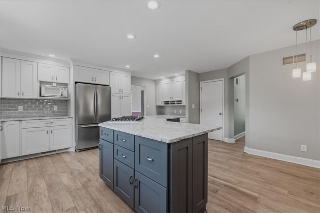 911 Moody Ridge Road, Belpre, OH 45714