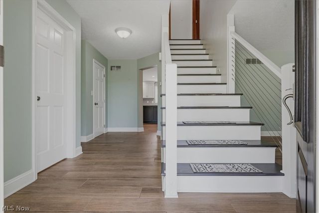 911 Moody Ridge Road, Belpre, OH 45714