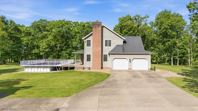 911 Moody Ridge Road, Belpre, OH 45714