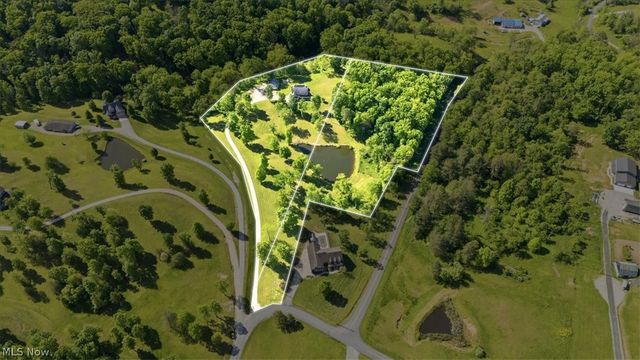 911 Moody Ridge Road, Belpre, OH 45714