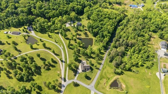 911 Moody Ridge Road, Belpre, OH 45714
