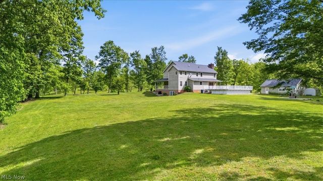 911 Moody Ridge Road, Belpre, OH 45714