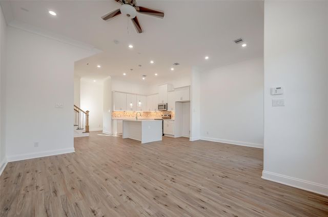 8449 Jutland Road A, Houston, TX 77033