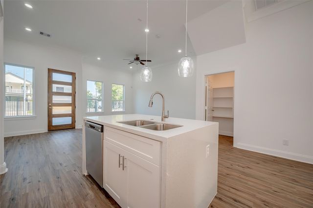 8449 Jutland Road A, Houston, TX 77033