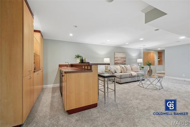 2 Almont, Ladue, MO 63124